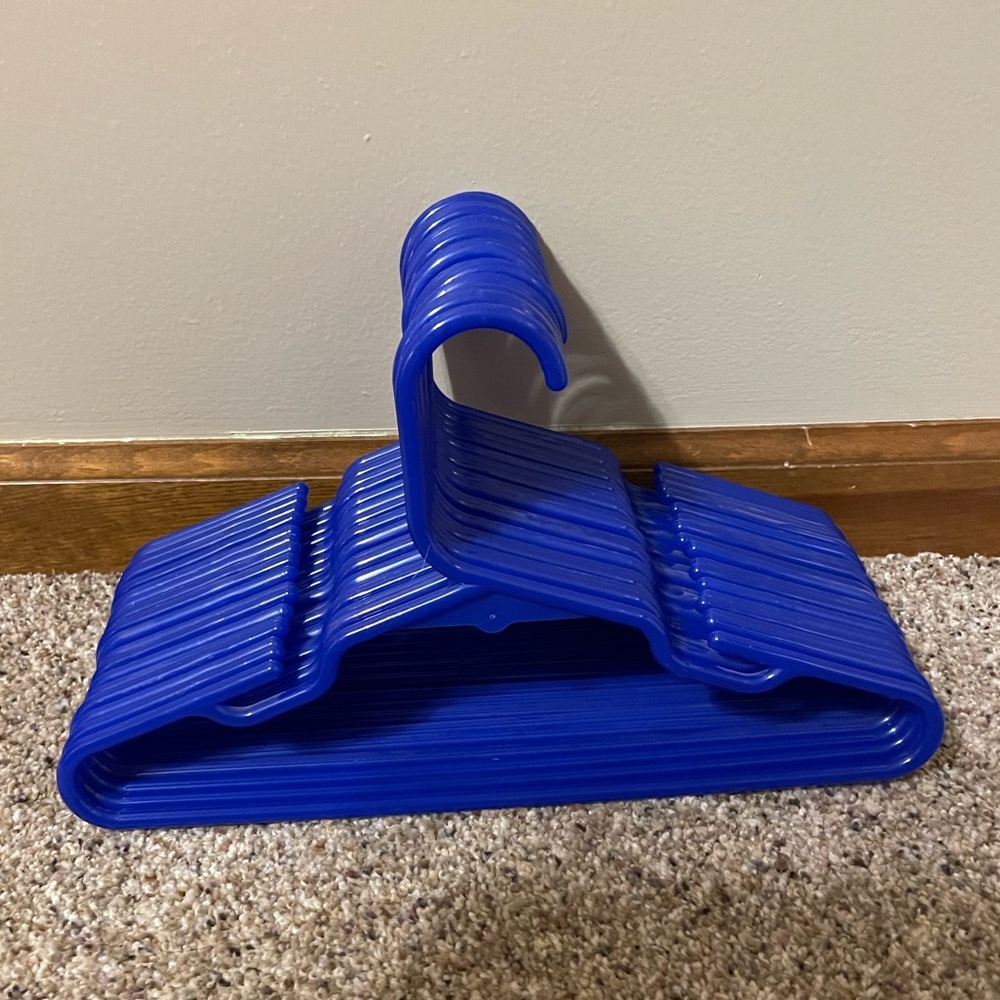Set of 18 - Kid’s Hangers - Blue